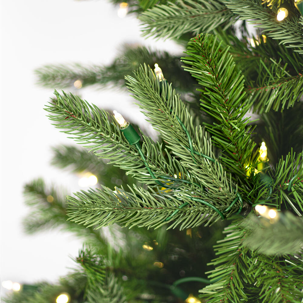 Vickerman King Spruce Artificial Christmas Tree
