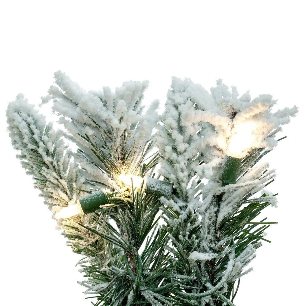 Vickerman Artificial Flocked Snow Ridge Wreath
