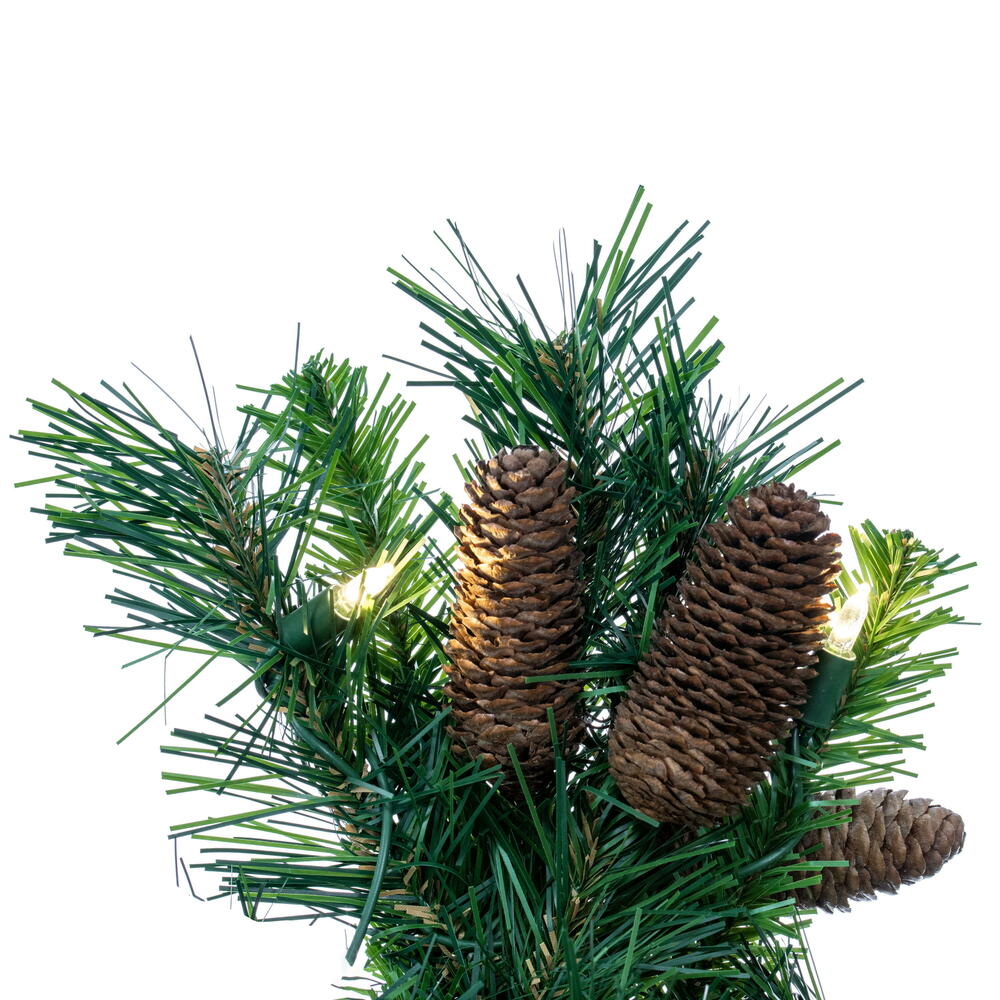 Vickerman Artificial Cheyenne Pine Wreath