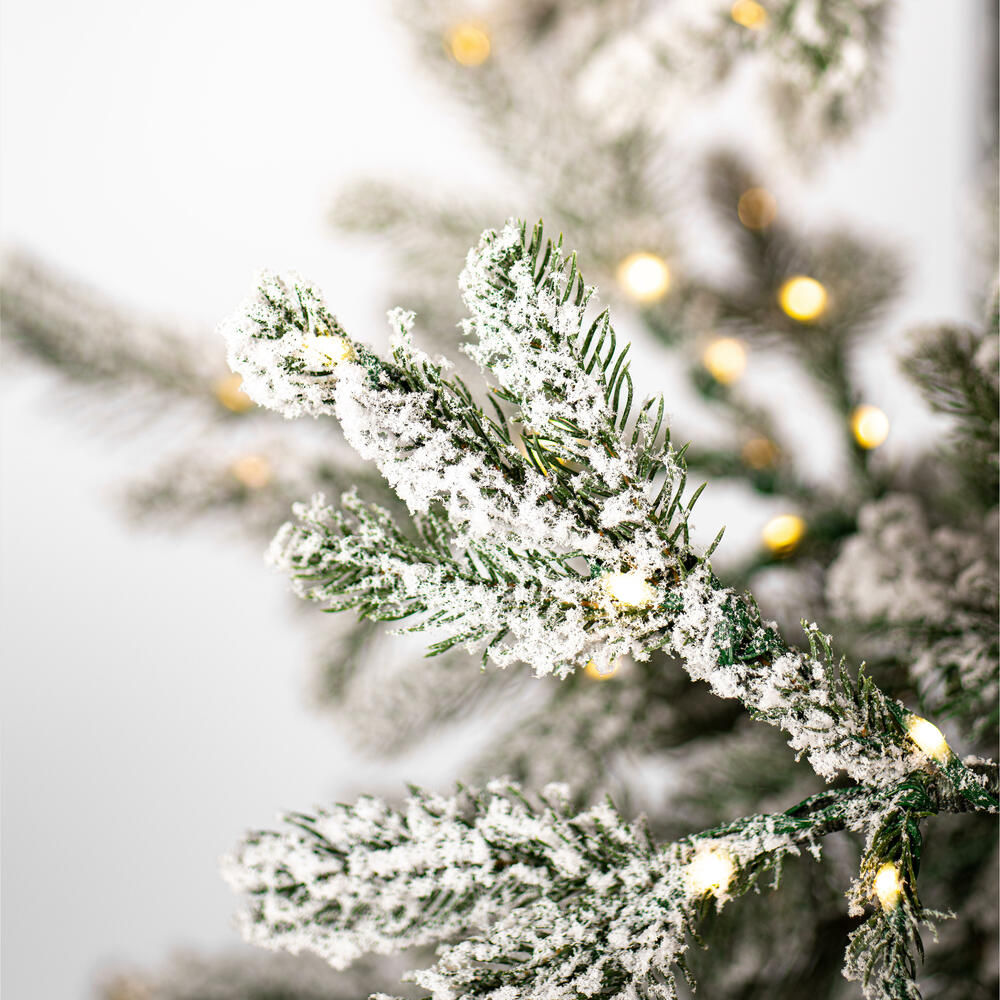 Vickerman Artificial Flocked Yukon Christmas Tree