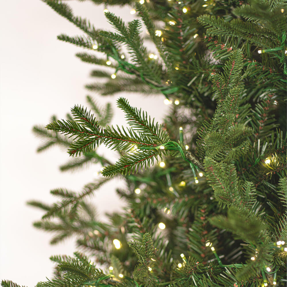 Vickerman Kamas Fraiser Fir Artificial Tree