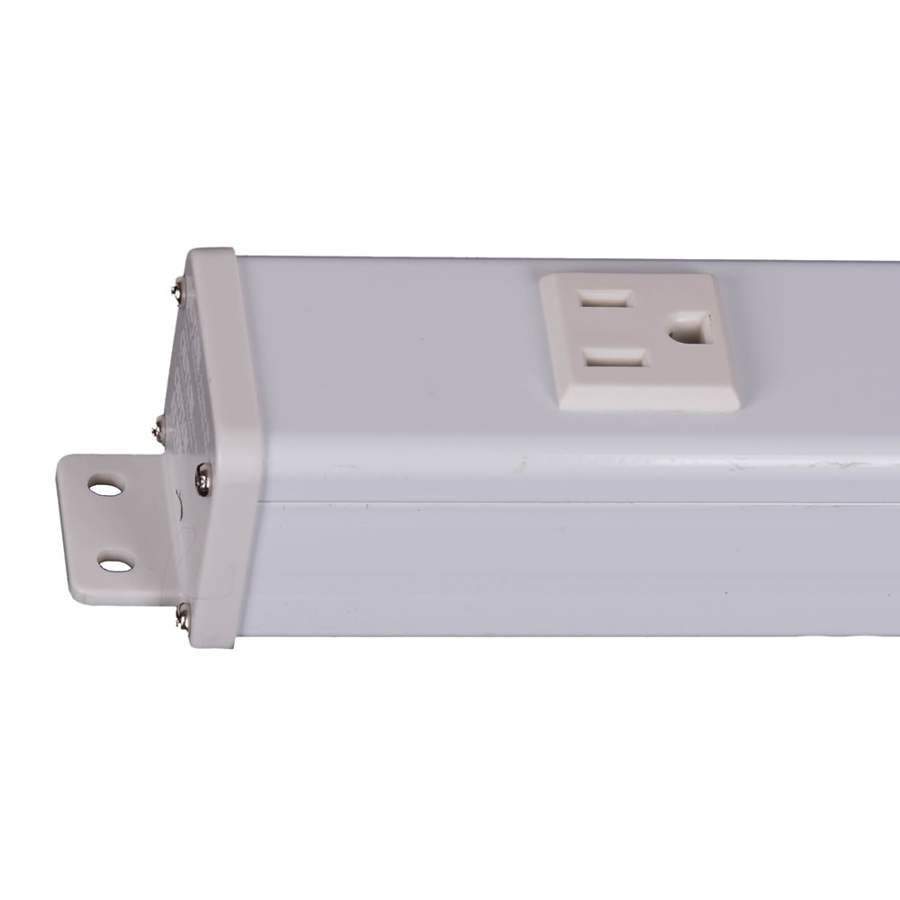 6' White Outlet Bar 12 Outlet 6'Lead 15A